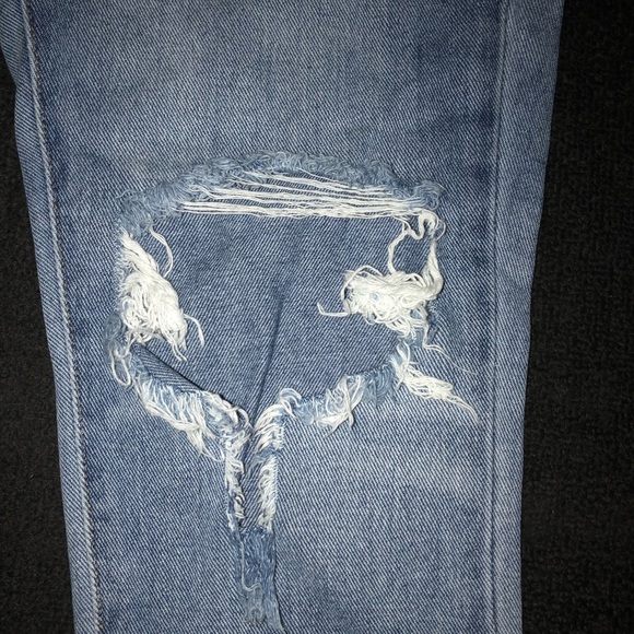 Too small - Picture 2 of 8